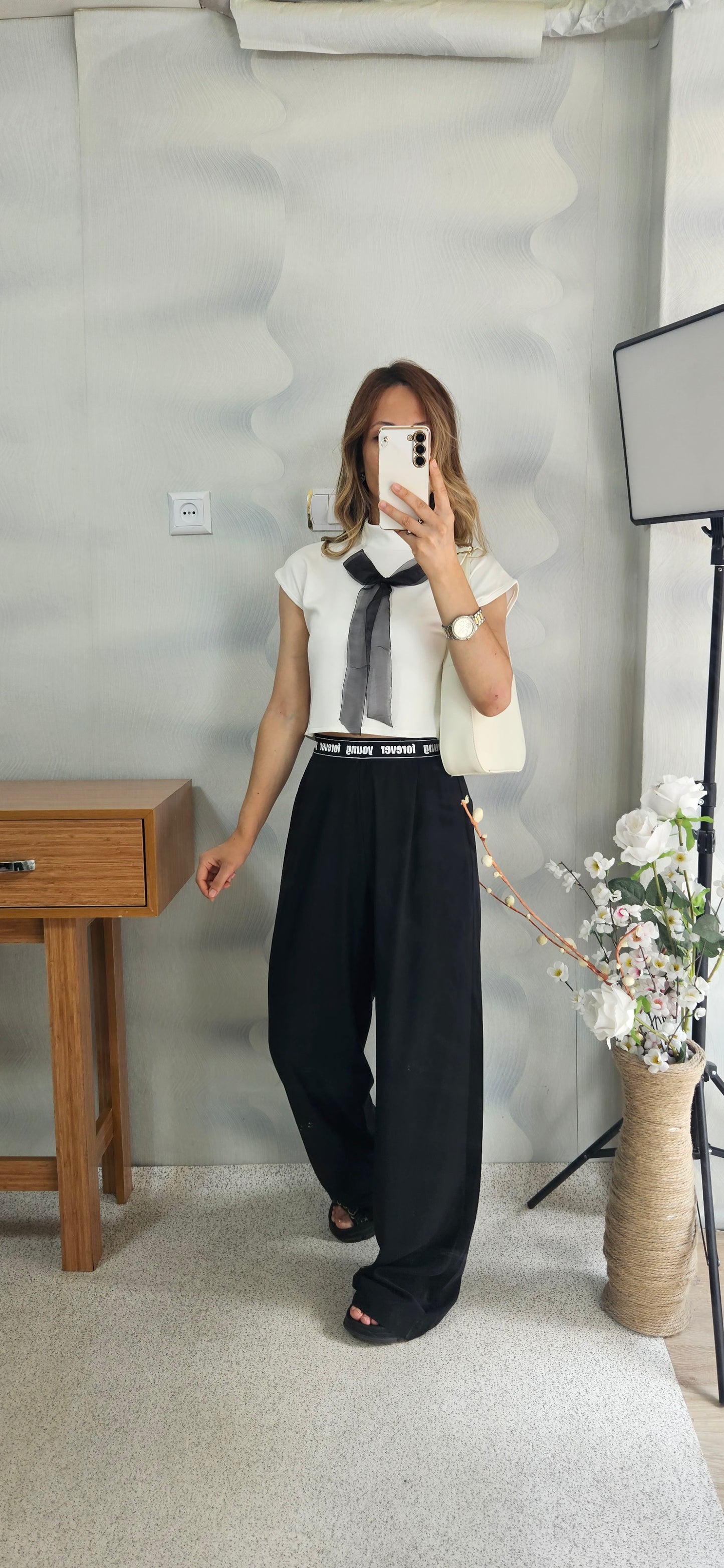 Yandan Fermuarlı Beli Lastikli Siyah Krep Pantolon