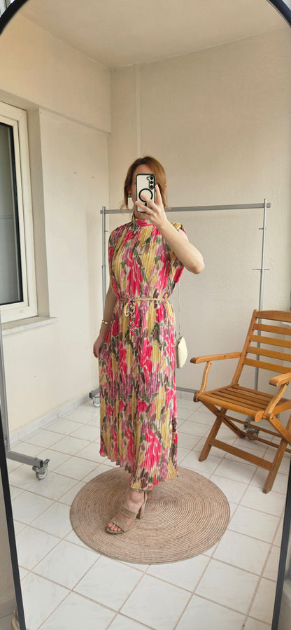 Yanlardan Yırtmaçlı Astarlı Piliseli Renkli Şifon Elbise